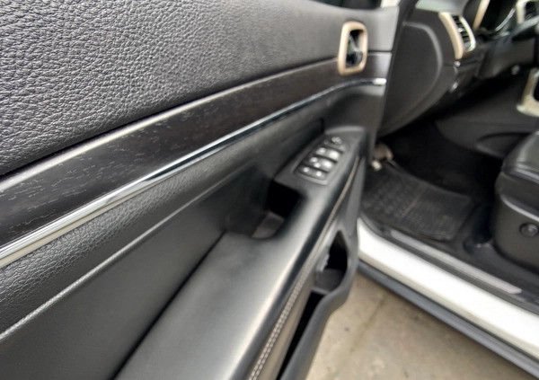 Jeep Grand Cherokee cena 75000 przebieg: 141260, rok produkcji 2014 z Gdynia małe 79